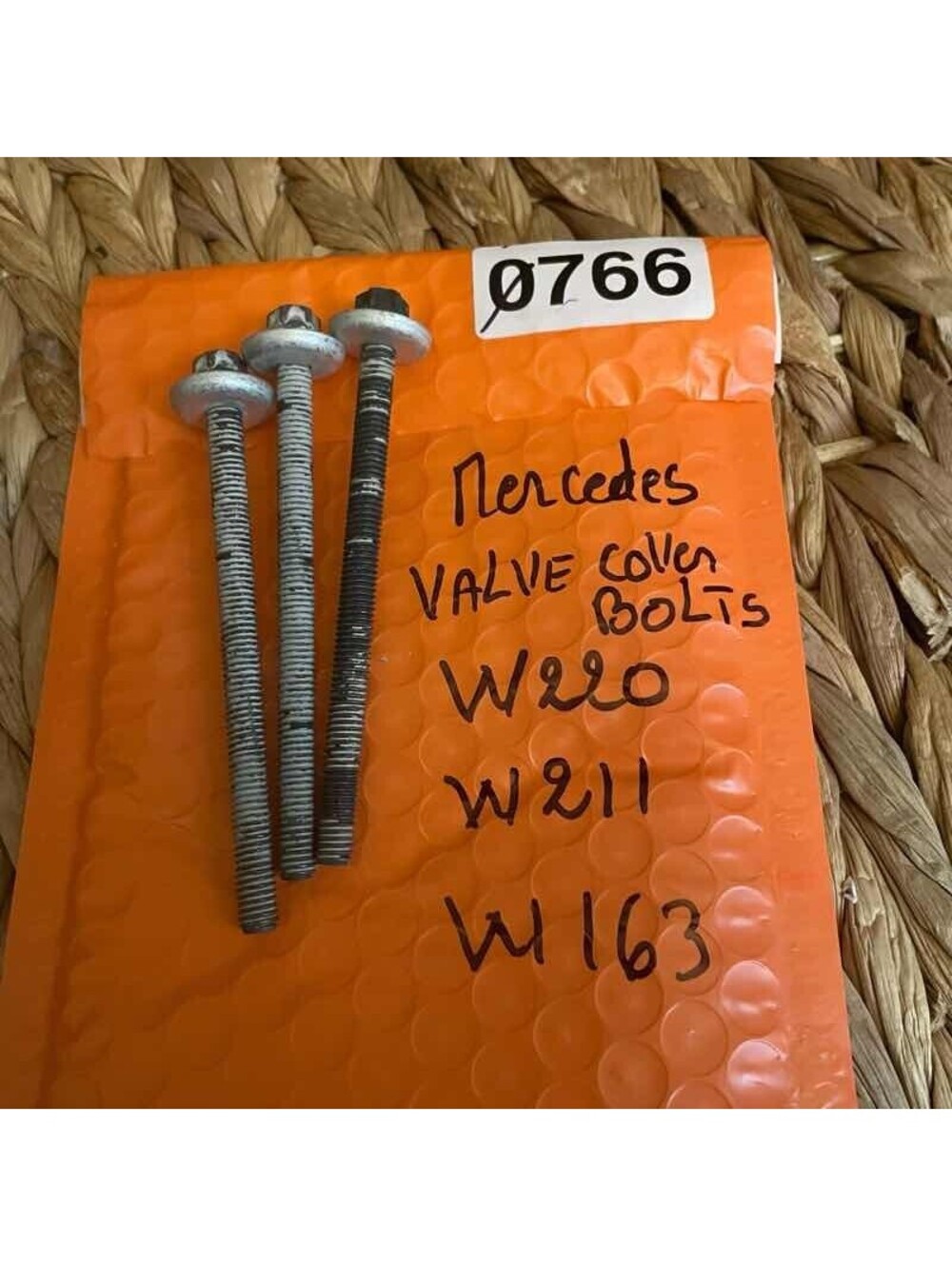 ✅3X Valve Cover Bolts Nuts for Mercedes Benz W220 W211 W163 W208 #️⃣766